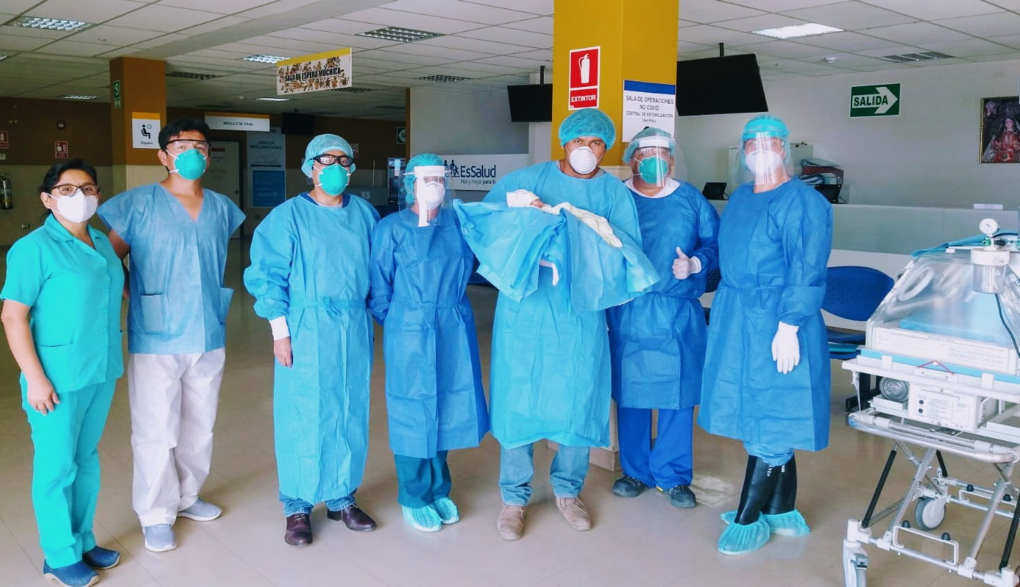 Bebé de madre con COVID-19 no está infectado con el virus