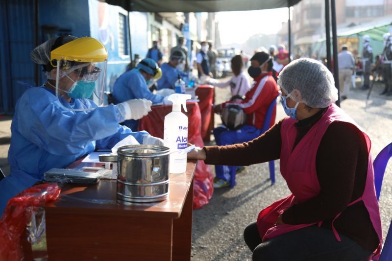 Instituciones ejecutan plan "Te cuido Perú" en mercado La Unión