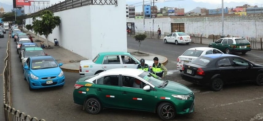 Congreso aprueba formalización de autos-colectivos para provincias