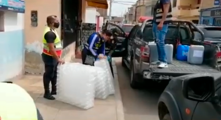 Moche: Intervienen envasadora de alcohol adulterado
