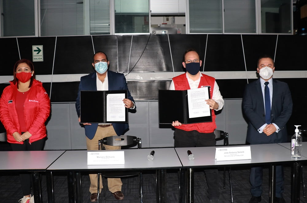 Produce y Claro firman alianza para impulsar la digitalización de mypes