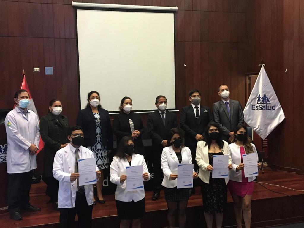 Más de 50 nuevos profesionales médicos con doble especialidad en La Libertad