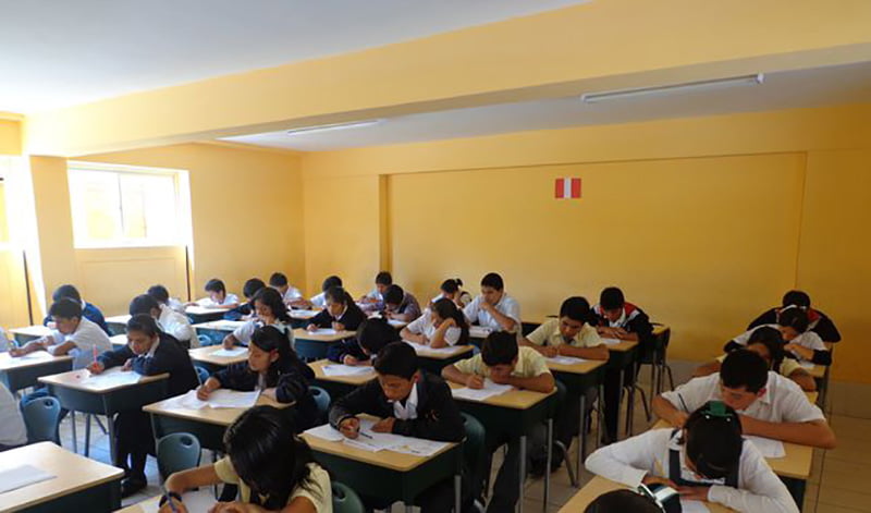 Clases semipresenciales iniciarían el próximo año