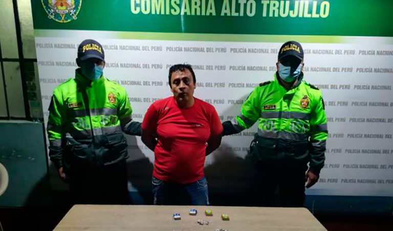 Detienen a sujeto que ofrecía drogas en cabinas de internet