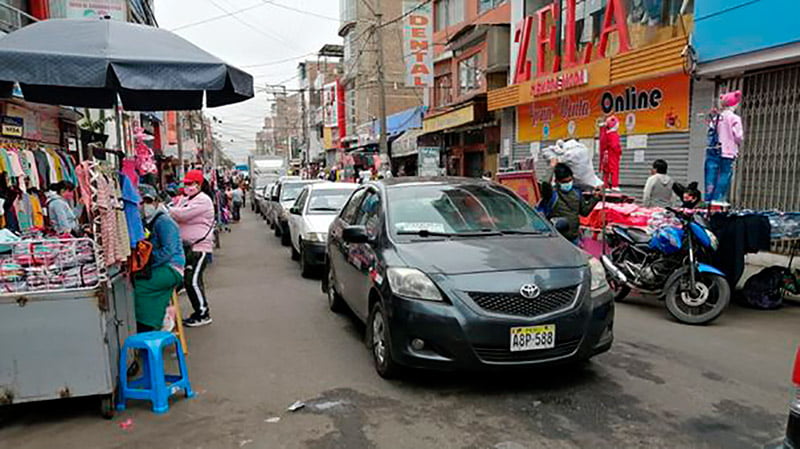 Ambulantes toman las calles de Trujillo en los primeros días del fin de la cuarentena