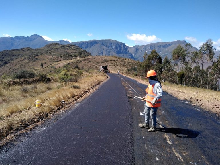 ARCC: construyen camino vecinal que unirá nueve centros poblados en Pataz