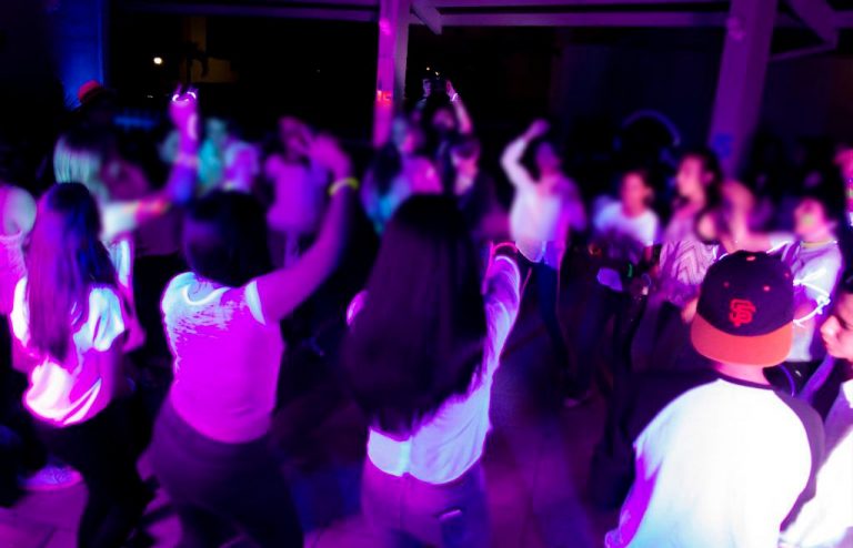 Más de 90 personas festejaban con orquesta en vivo en El Porvenir