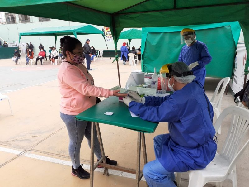 Realizan pruebas de COVID-19 a más de 200 trabajadores que brindan delivery