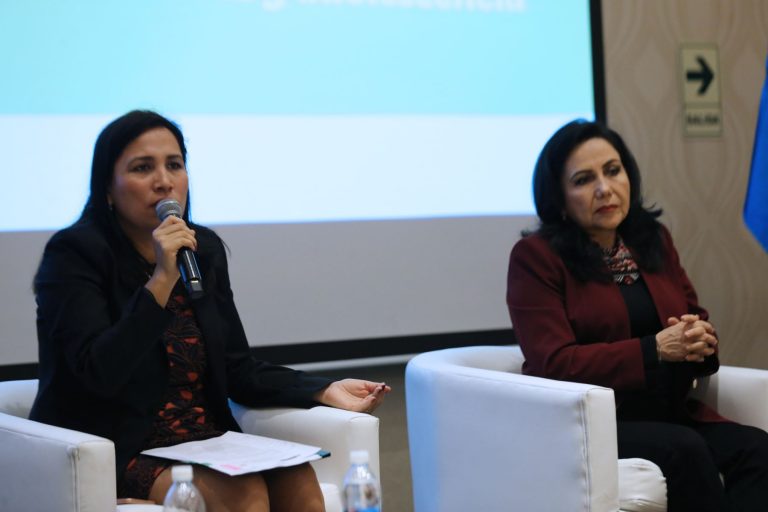 Gloria Montenegro se despide de Acuña e ingresa al Partido Morado