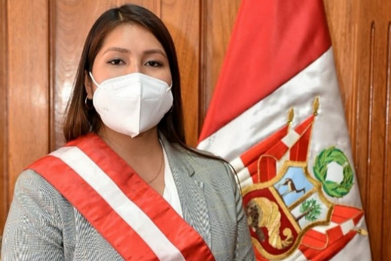 Excandidata al Congreso juramentó como Prefecta Regional de La Libertad