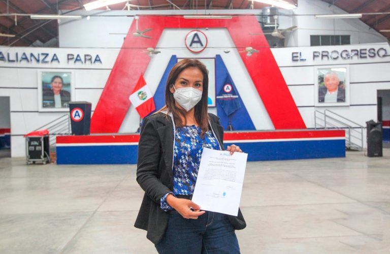 Alcaldesa de La Esperanza por una semana se presenta como precandidata al Congreso por APP
