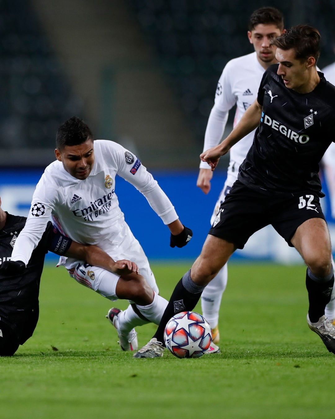 SOLO FUE UN SUSTO: REAL MADRID CONSIGUIÓ IGUALAR 2 – 2 ANTE MONCHENGLADBACH EN LOS ÚLTIMOS MINUTOS