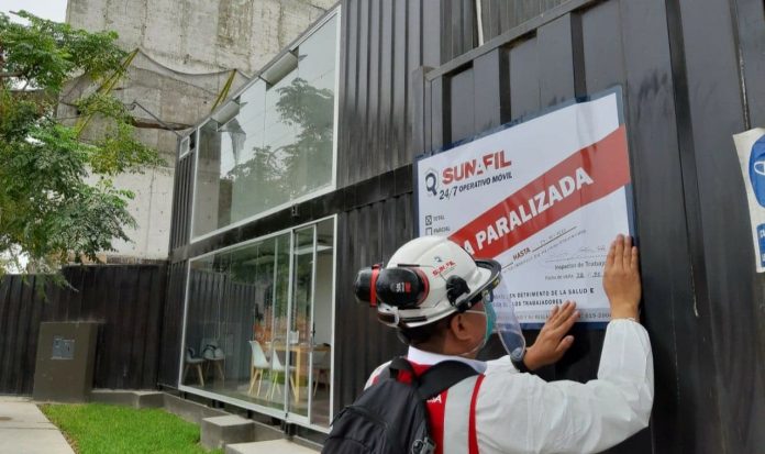 Proyecto inmobiliario en Víctor Larco ponía en peligro a trabajadores