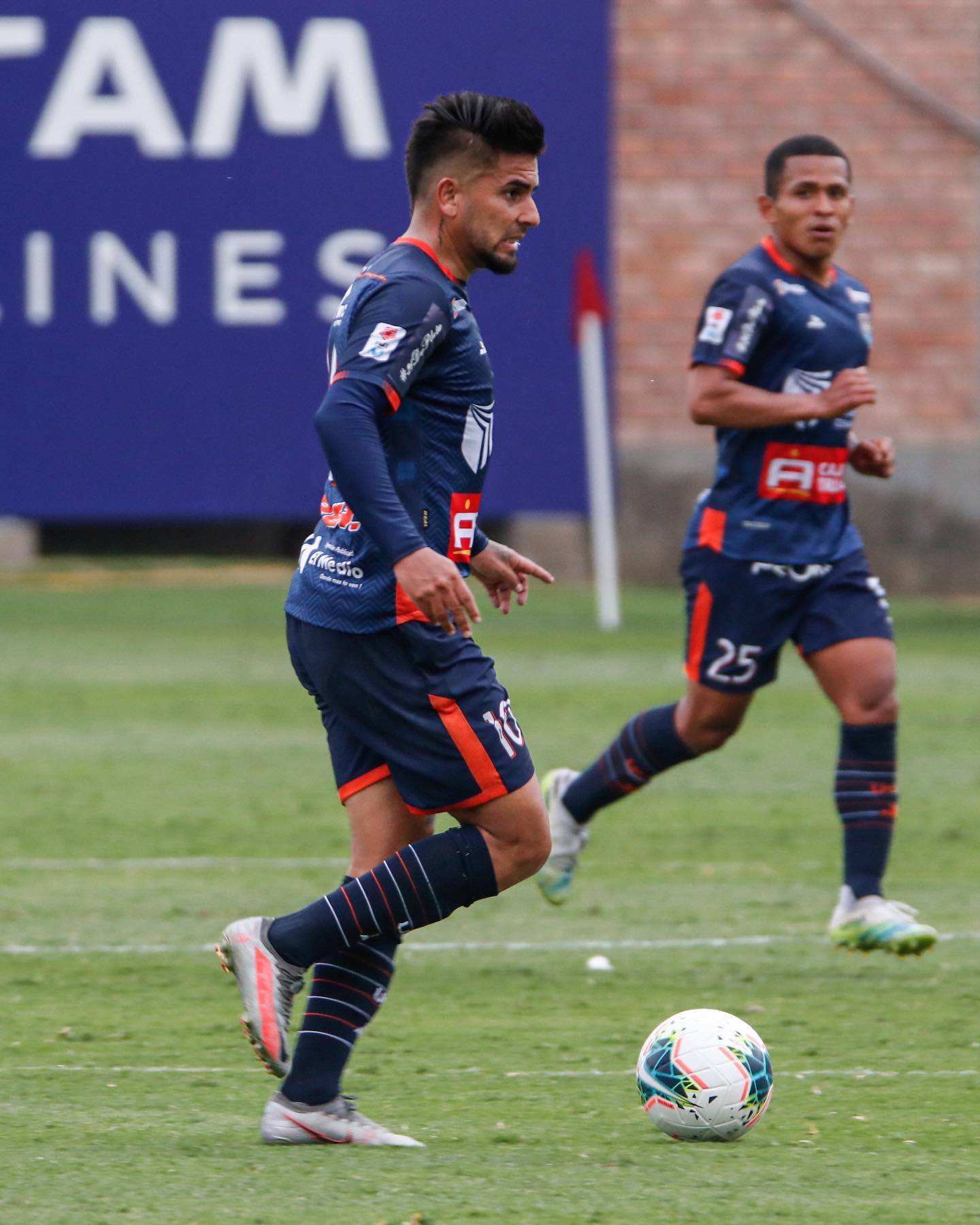 AL RITMO DEL POETA: UCV VENCIÓ 2 – 0 ANTE D LLACUABAMBA