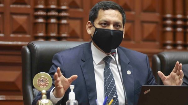 El protegido: Valdez indica que César Acuña otorgó la responsabilidad a la bancada de decidir el futuro de Vizcarra