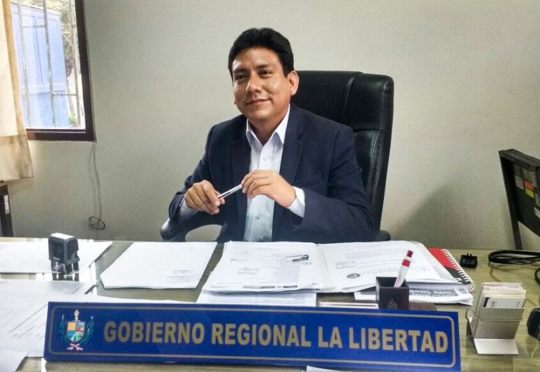 Eduardo Azabache llama desleales y oportunistas a los renunciantes