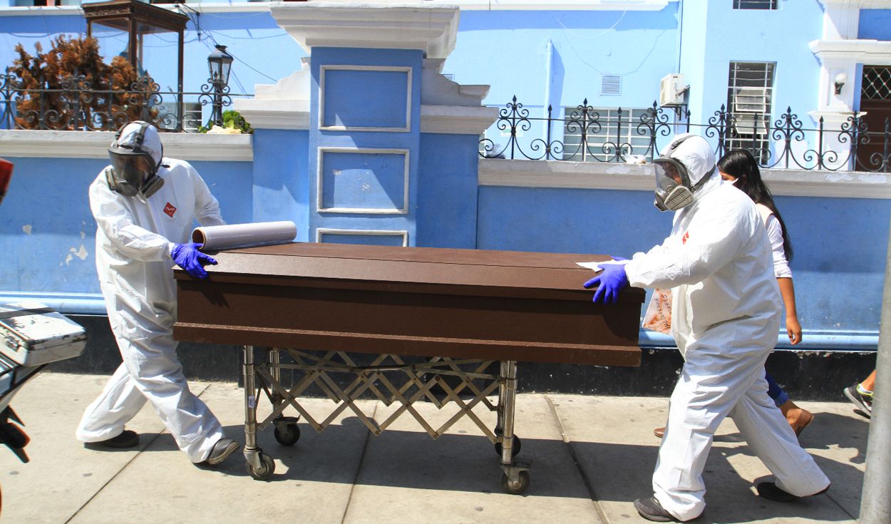 Covid-19: funerarias empezarían a cobrar a familias porque Gobierno Central no cancela deuda