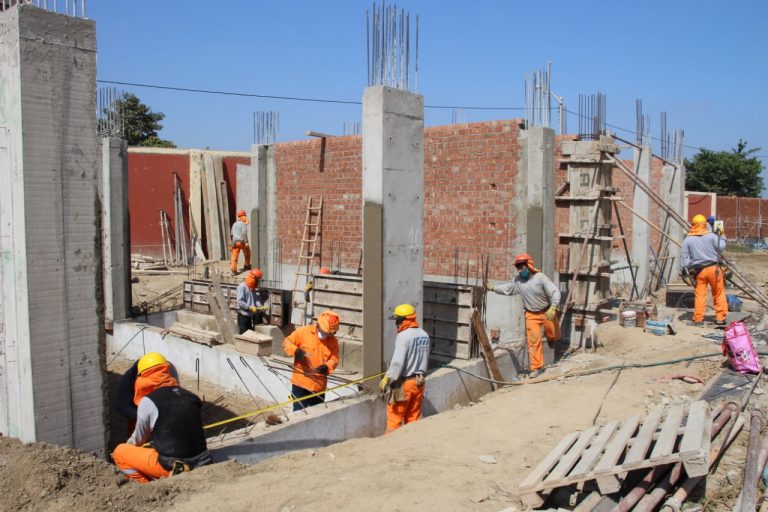 Autorizan la transferencia de S/ 8.6 millones para la reconstrucción de 8 colegios y un canal en La Libertad