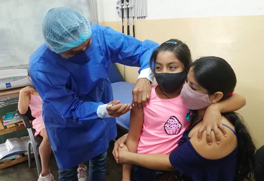 Superan meta de vacunación contra el cáncer de cuello uterino en La Libertad