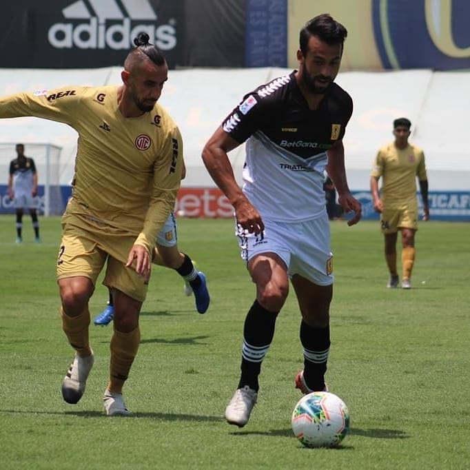 Con doblete de Guevgeozián: UTC derrotó 4 – 2 al conjunto de Cantolao