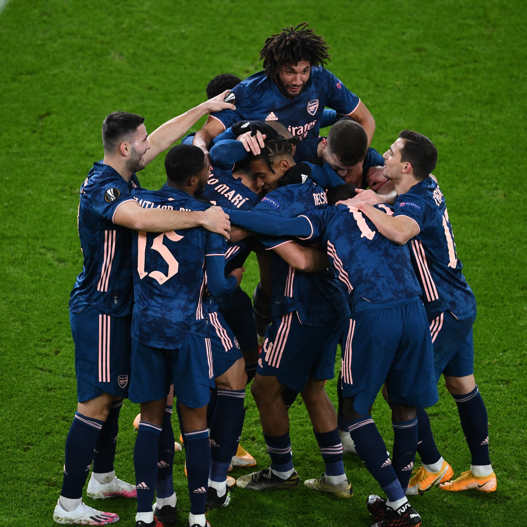 Líder absoluto: Arsenal venció a Rapid Wien y clasificó a los 16avos de la Europa League