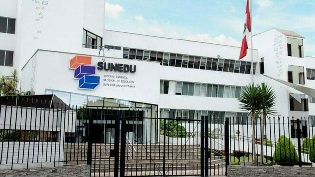 Fusión entre Universidad Católica de Trujillo y Uladech sigue vigente