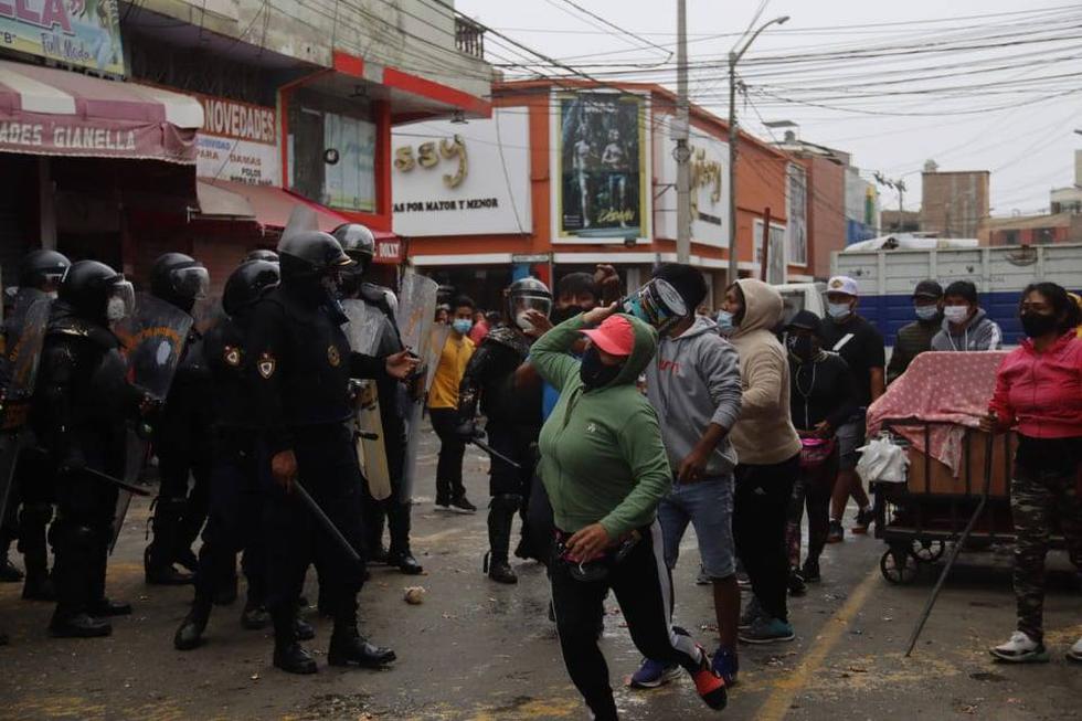 Trujillo: ambulantes arrojan pintura y ácido a miembros de Seguridad Ciudadana