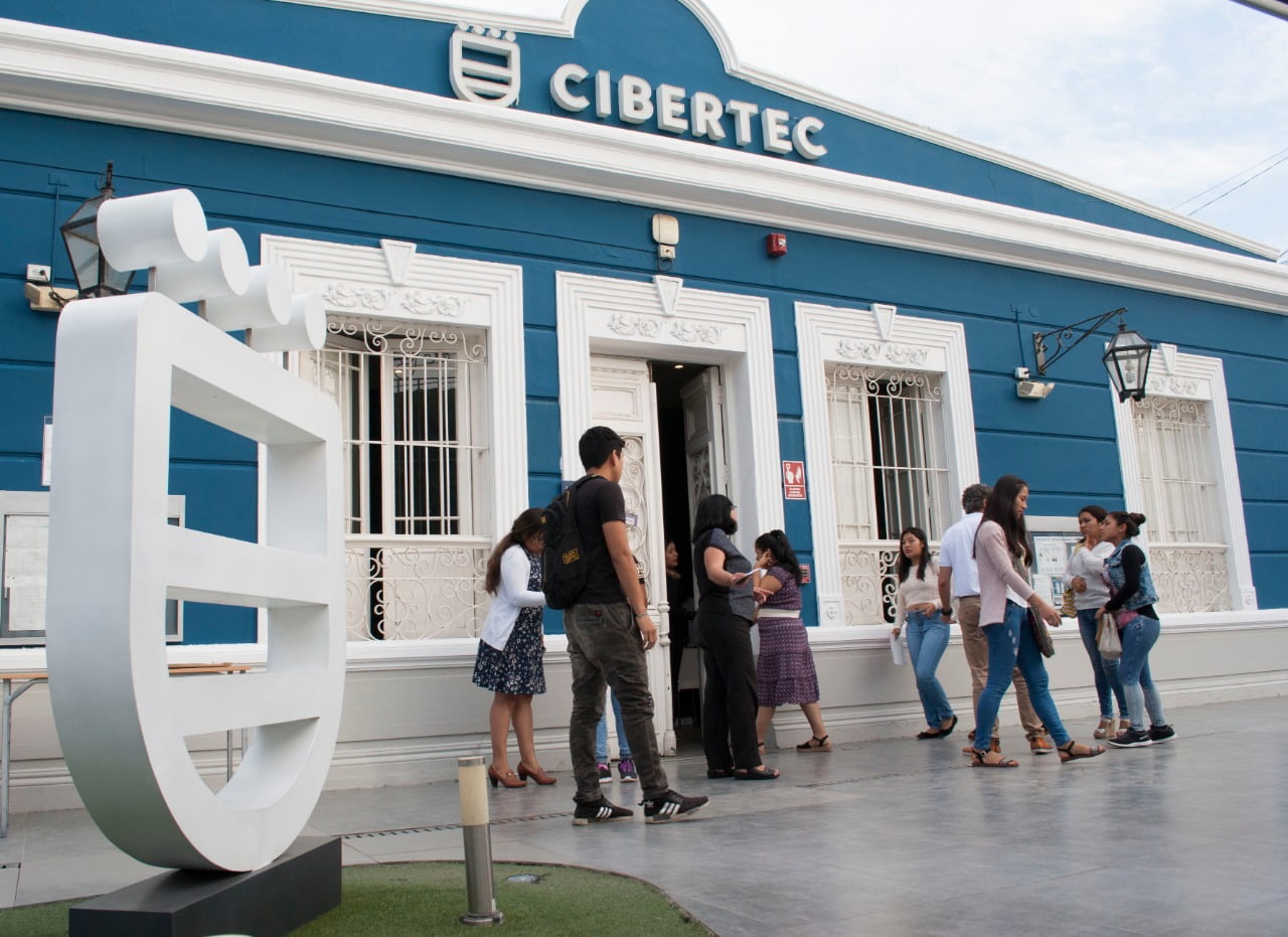 BCP y Cibertec otorgarán 70 becas para las carreras de negocios