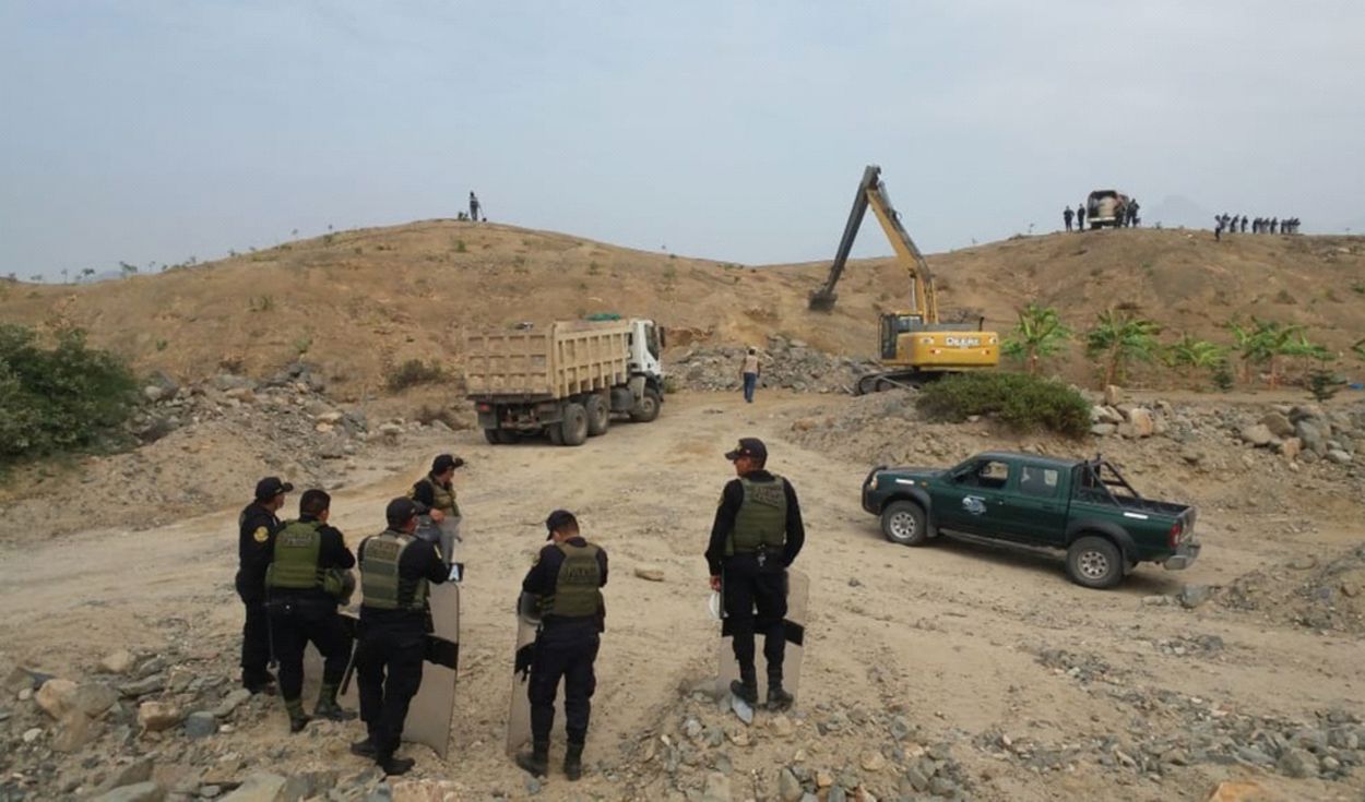 La Libertad: Desalojan a invasores de tierras de Chavimochic
