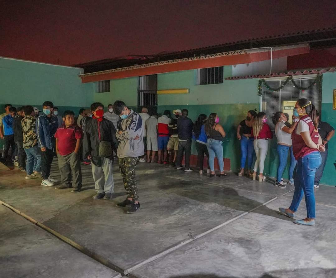 El Porvenir: detienen a 40 personas durante el toque de queda