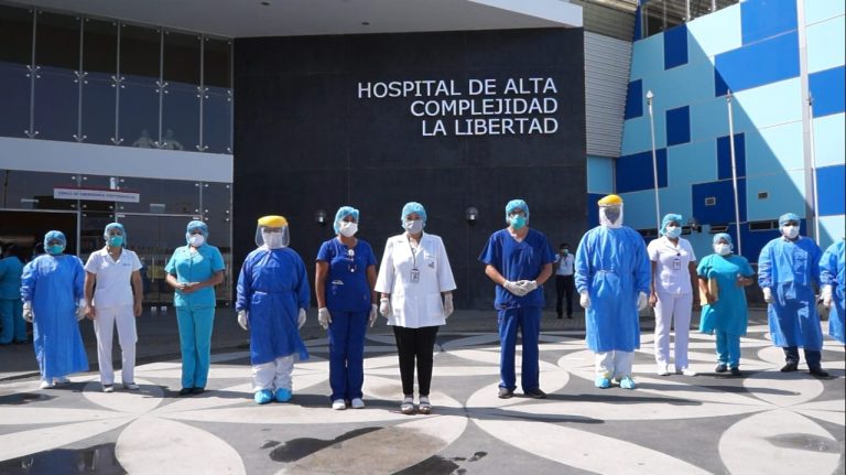 Trabajadores de EsSalud que atienden a pacientes con COVID-19 recibirán bono