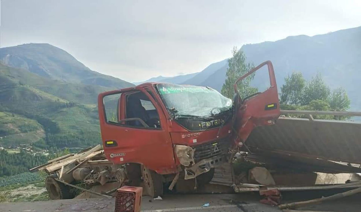 La Libertad: Volcadura de camión deja tres heridos en carretera de Yanasara