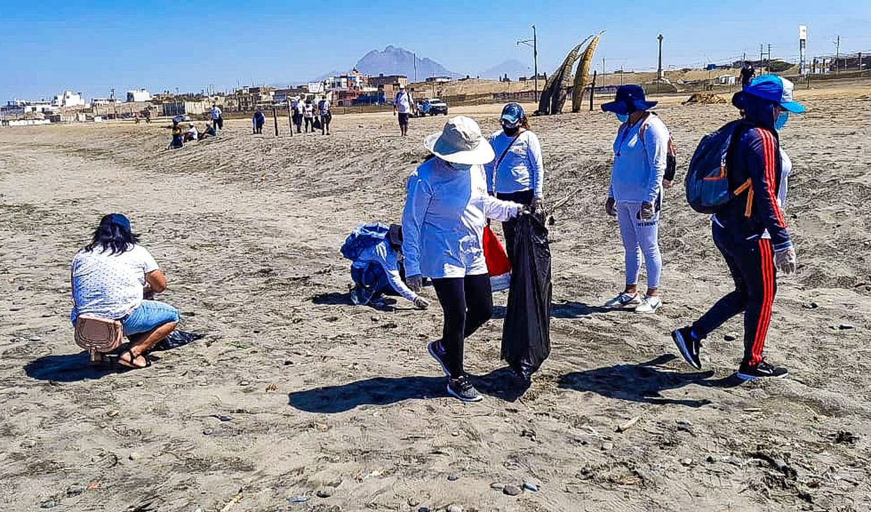 Campaña de limpieza de playas recolecta mas de una tonelada de basura