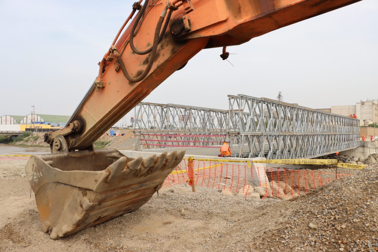 Puente alterno de Moche tiene un 90 % de avance