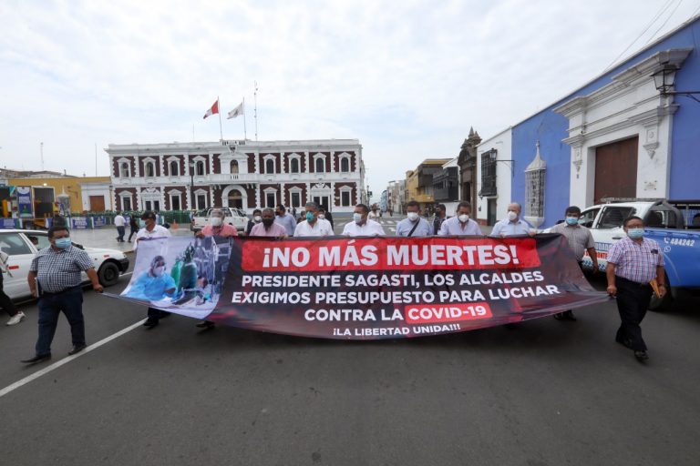 La Libertad: alcaldes marchan exigiendo más presupuesto