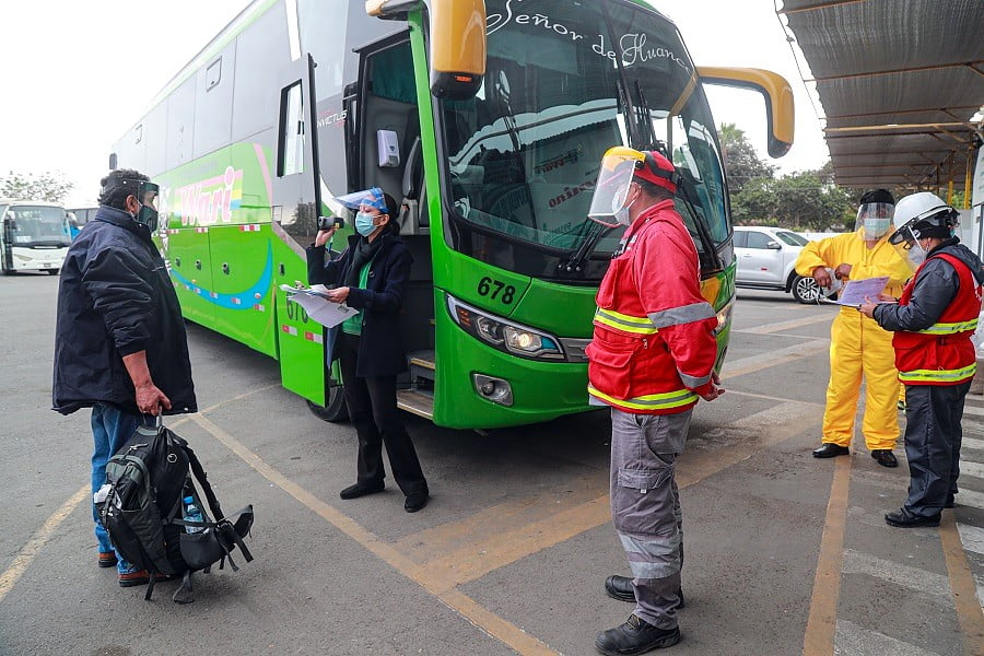 Transporte interprovincial seguirá en provincias con niveles de alerta alto, muy alto y moderado