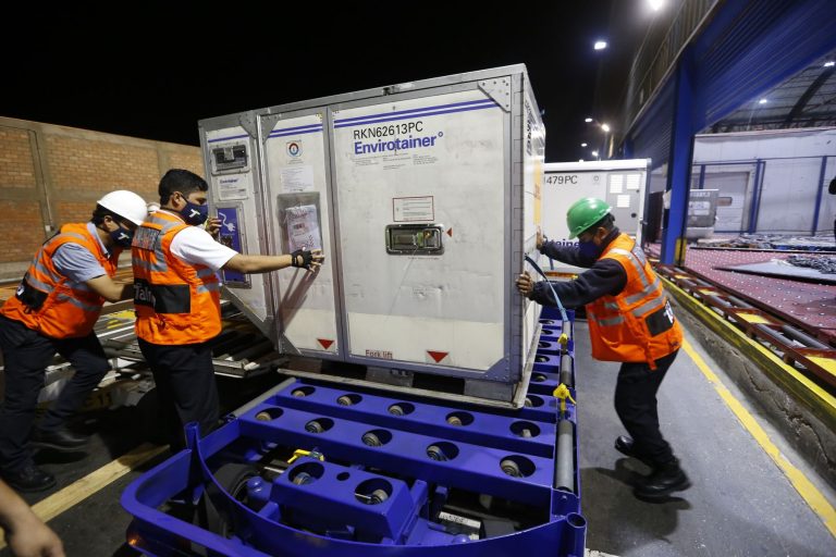 Sagasti: Mañana llega primer lote de dosis de Pfizer