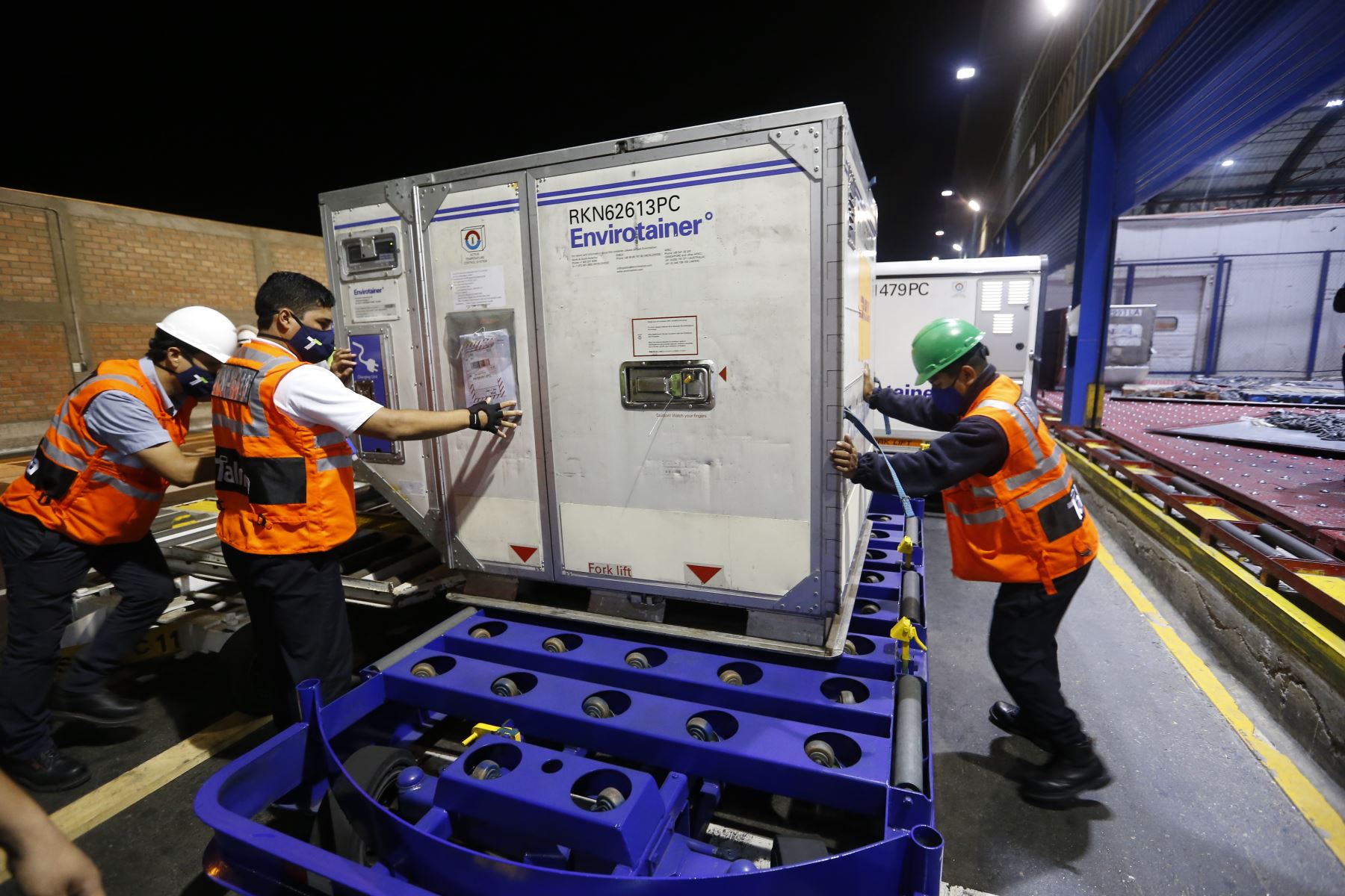 Sagasti: Mañana llega primer lote de dosis de Pfizer
