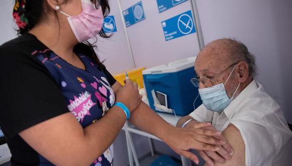 Trujillo: mañana inicia vacunación a los adultos mayores en 17 puntos fijos