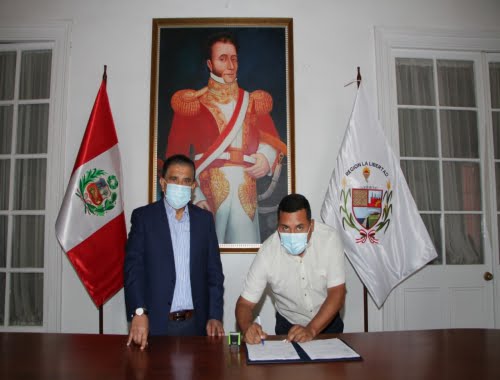 Trujillo: alcalde firma convenio para adquirir segunda planta de oxígeno