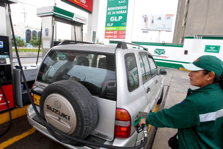Minem anunció que se reducirá S/ 1.04 precio de combustibles en grifos de Petroperú