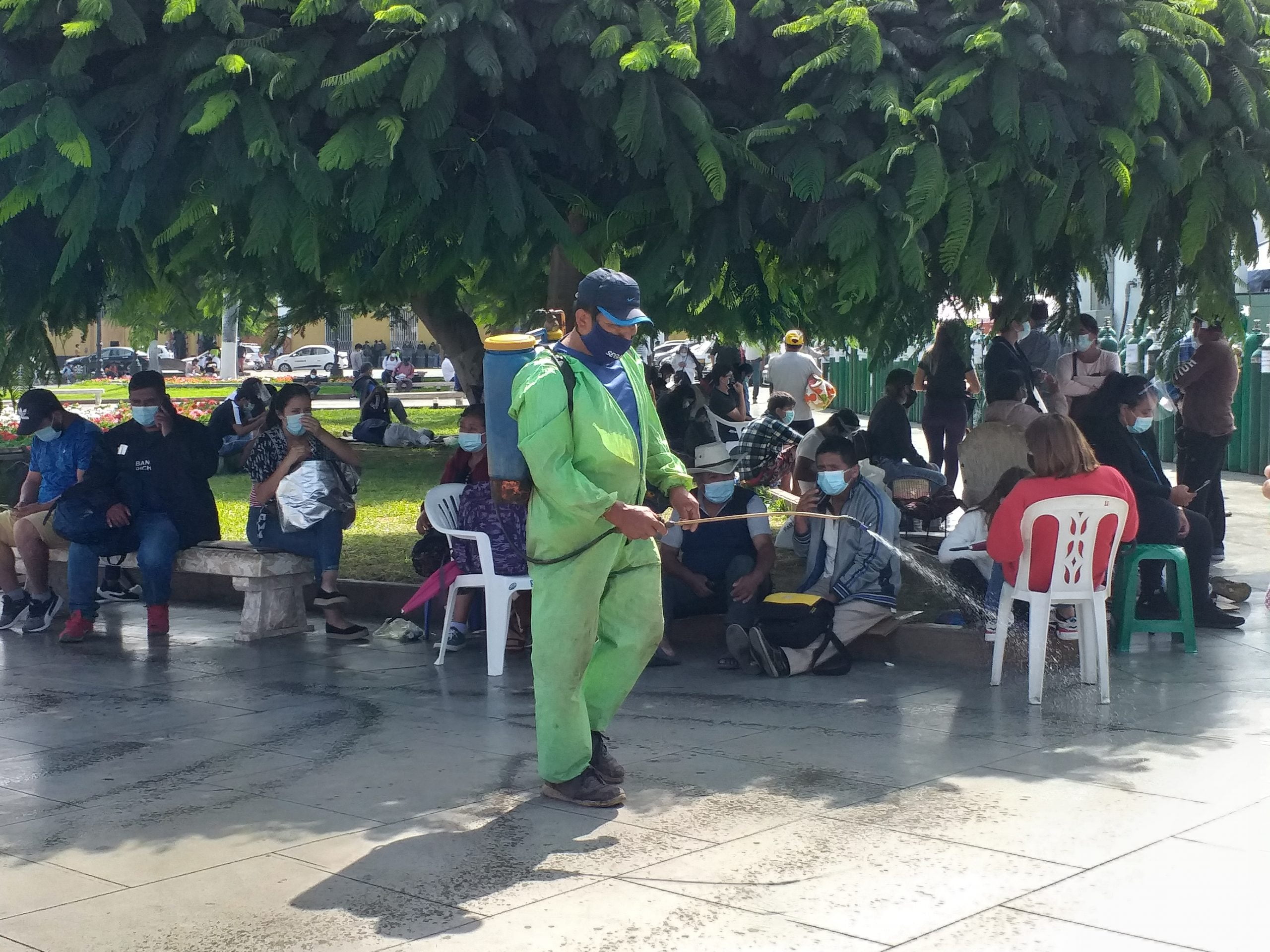Plaza de Armas esta siendo utilizada de urinario