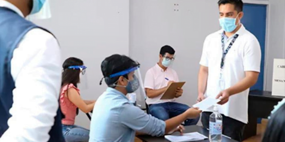 Miembros de Mesa podrán pedir retiro de mascarilla al elector