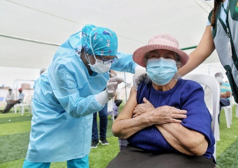 La libertad: más de 2 mil personas de 70 años esperan ser vacunados en Otuzco