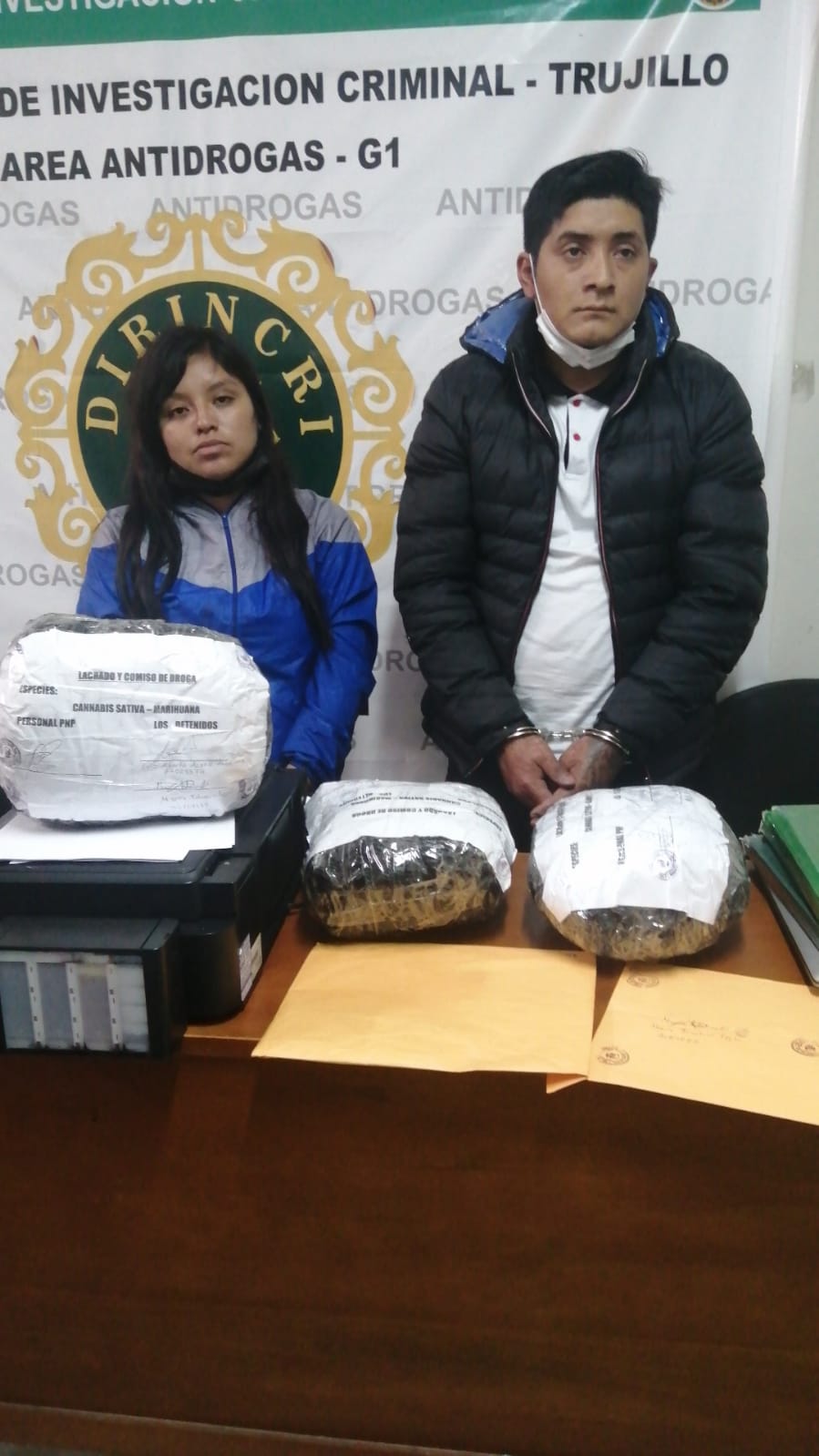 La Libertad: pareja es detenida transportando marihuana