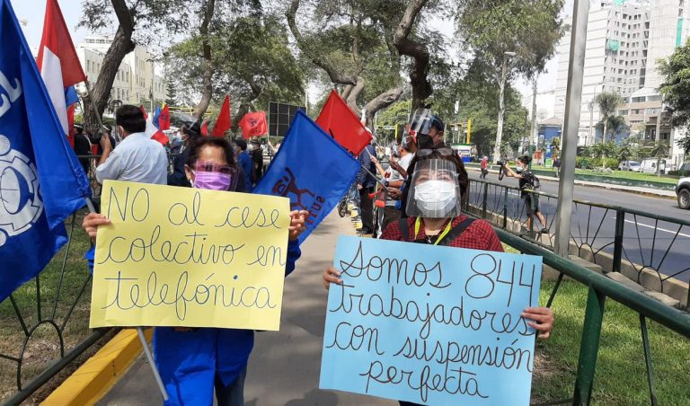 Trabajadores de Telefónica marchan contra retiro voluntario de más de 800 empleados