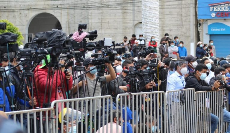 La Libertad: Decano del Colegio de Periodista exige vacunas para el personal de prensa