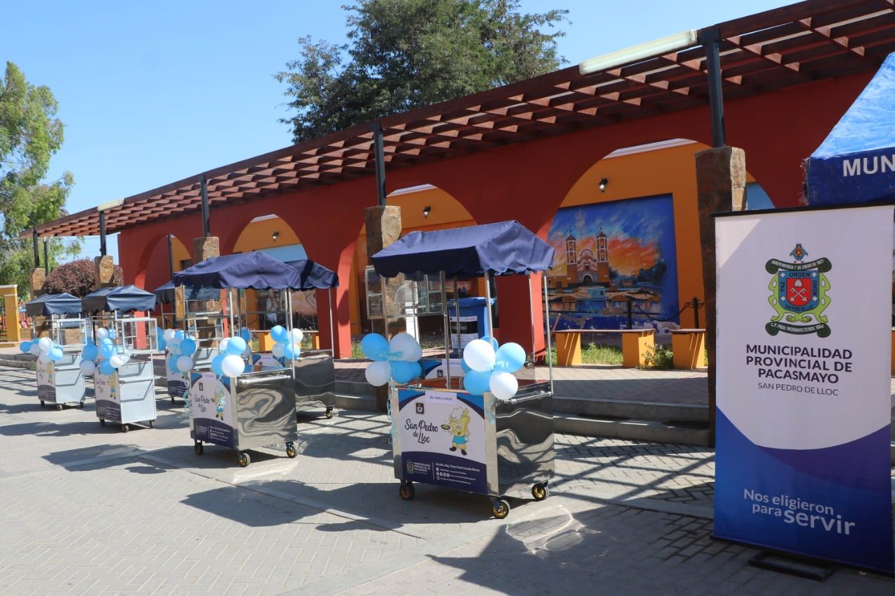 Pacasmayo: carritos para venta de comida son entregados a vendedoras de tamales y humitas
