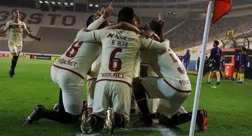 Sorpresivamente, Universitario volvió a sacar la garra y venció 3-2 a Independiente del Valle
