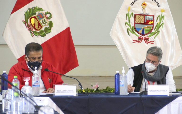 La Libertad: Sagasti y Llempén entregan hospital a Santiago de Chuco